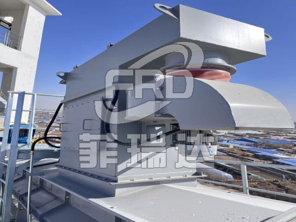 攪拌站主機(jī)倉頂袋式除塵器