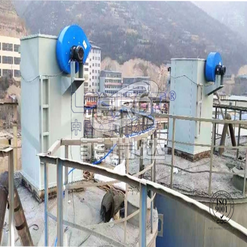 倉頂除塵器用于處理化工原料和產品生產過程中產生的粉塵